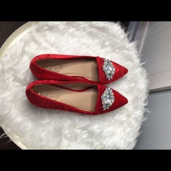 Elegant Red Velvet Loafers with Embellishments - Picture 9 of 16